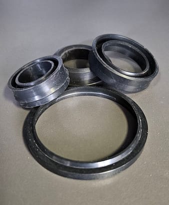 изготовление уплотнений для гидравлики на заказ